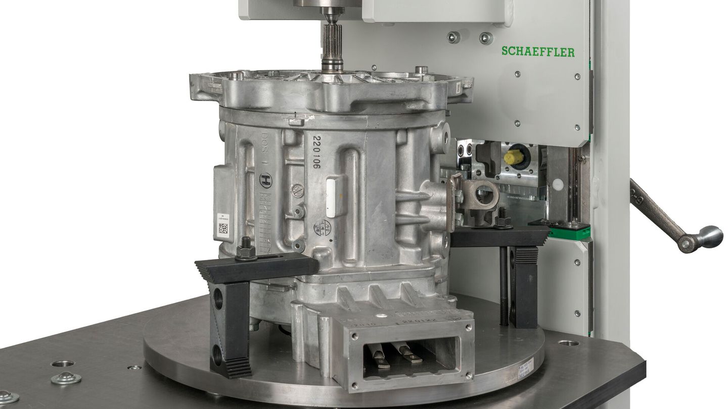 Das Schaeffler E-Axle Repair Tool erlaubt die präzise, berührungsfreie Demontage und Montage von Rotor und Stator. (Foto: Schaeffler)