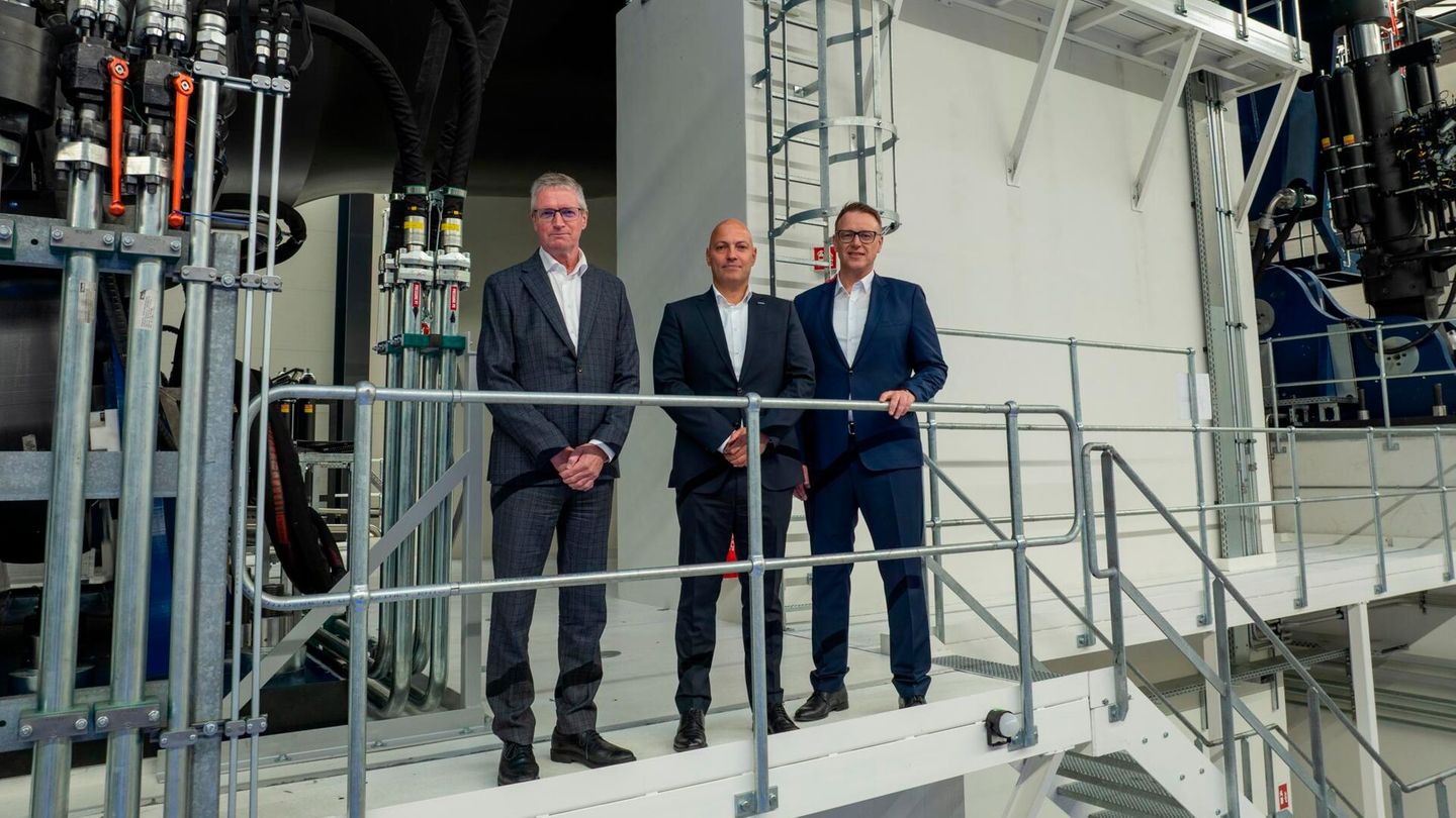 Inbetriebnahme des weltweit leistungsstärksten Prüfstand für Rotorlagerungen für Windkraftanlagen in Lindø, Dänemark