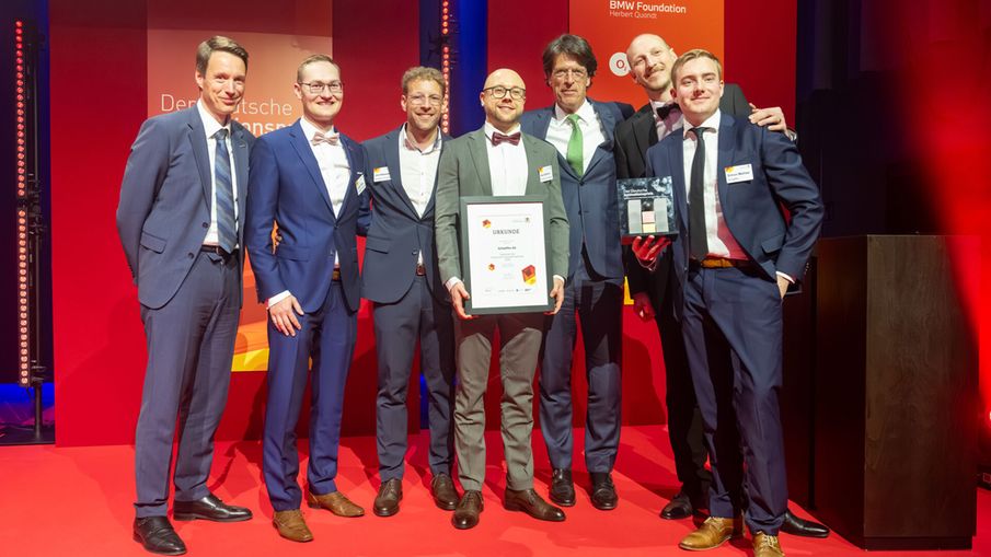 The autonomous factory: Schaeffler wins German Innovation Award for its industrial metaverse 