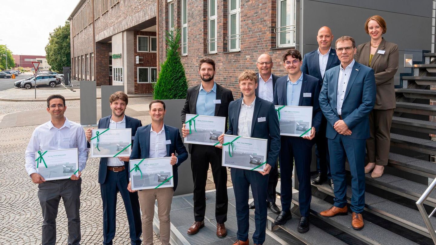 Die Preisträger des „Innovation Awards“ zusammen mit den Schaeffler-Vorständen